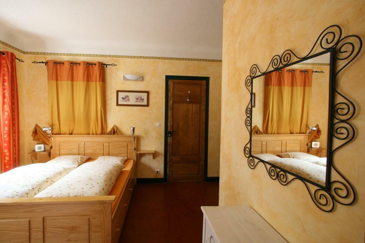 La Villa Du Parc Prades  Szoba fotó